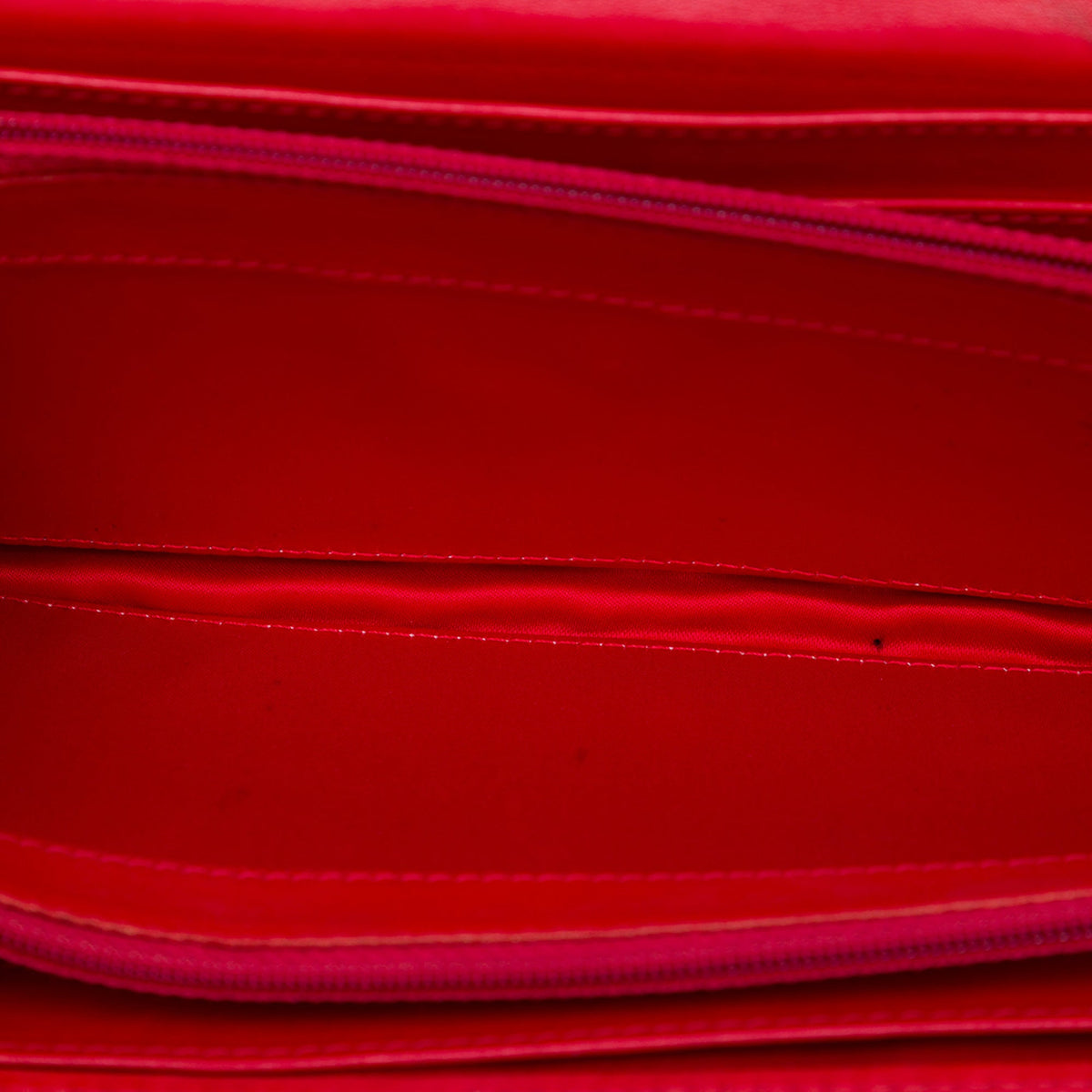Chanel Classic Lambskin East West Wallet on Chain — Red