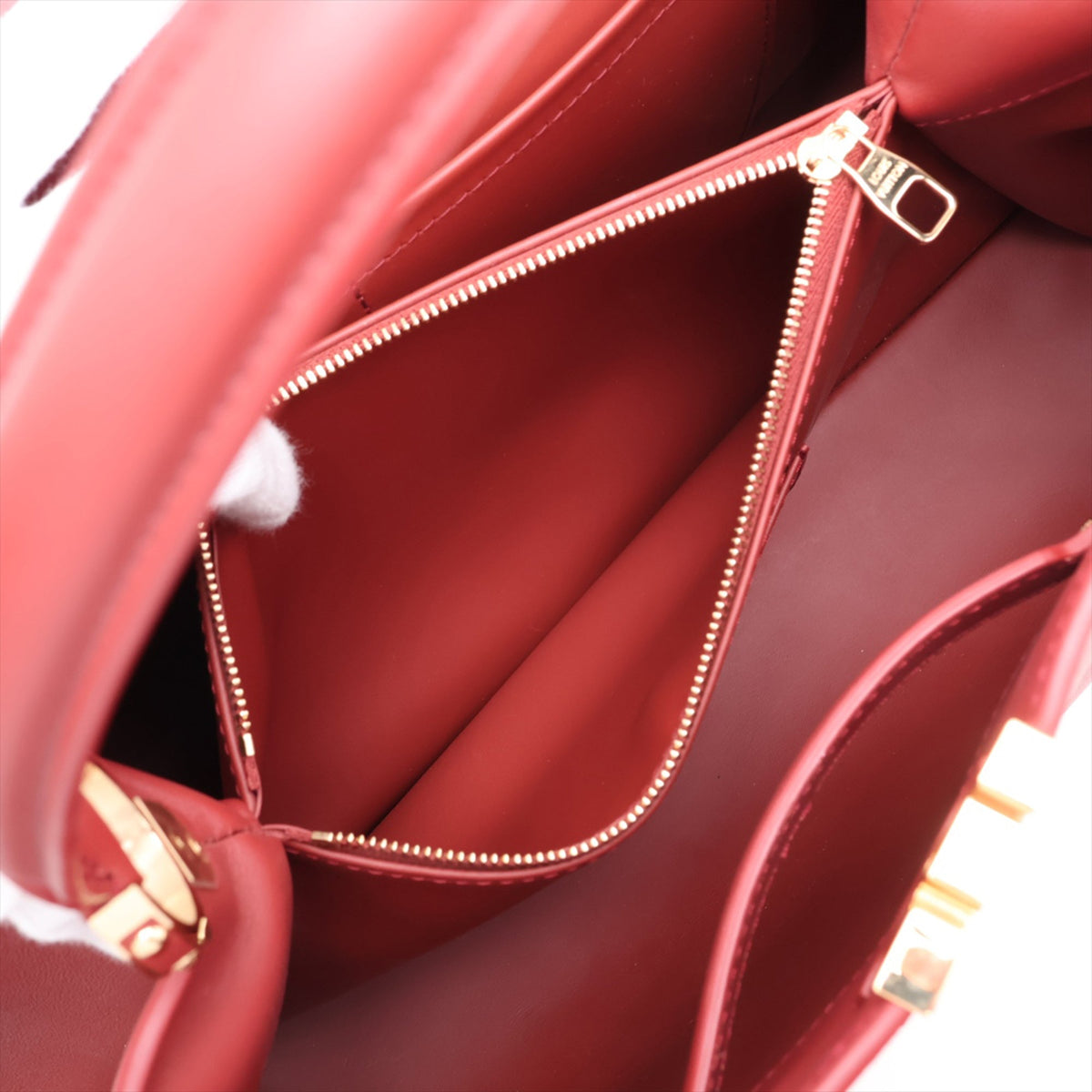 Louis Vuitton Taurillon Capucines GM — Red