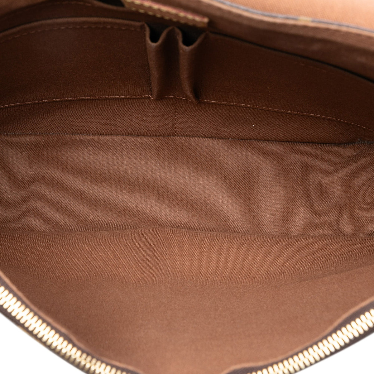 Louis Vuitton Monogram Beaubourg Messenger MM