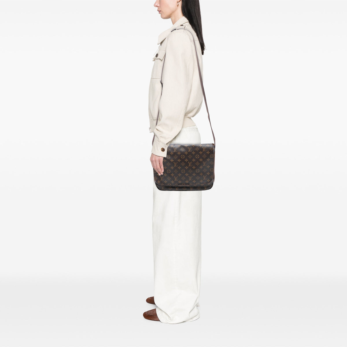 Louis Vuitton Monogram Beaubourg Messenger MM