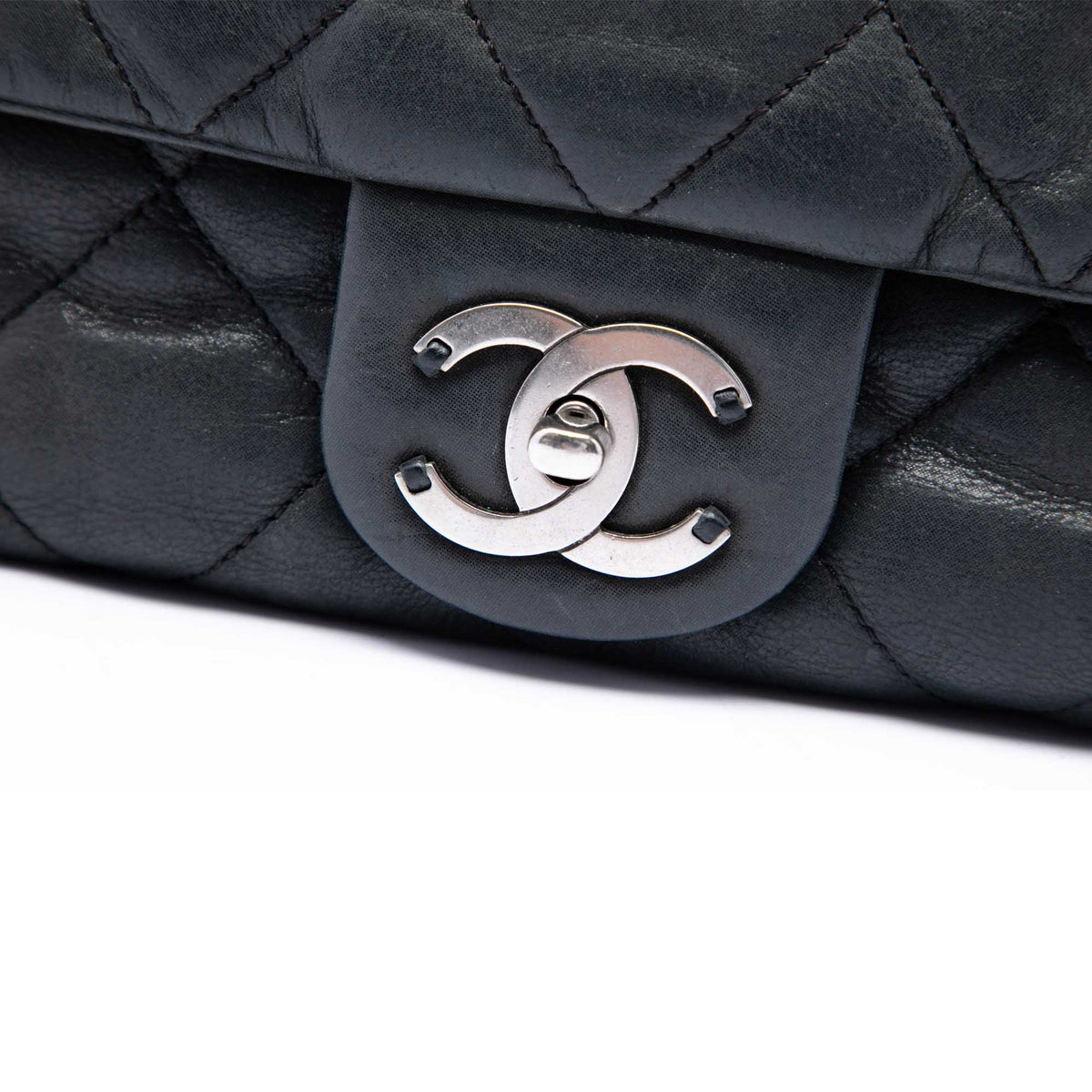Chanel Jumbo Iridescent Calfskin In The Mix Flap — Black