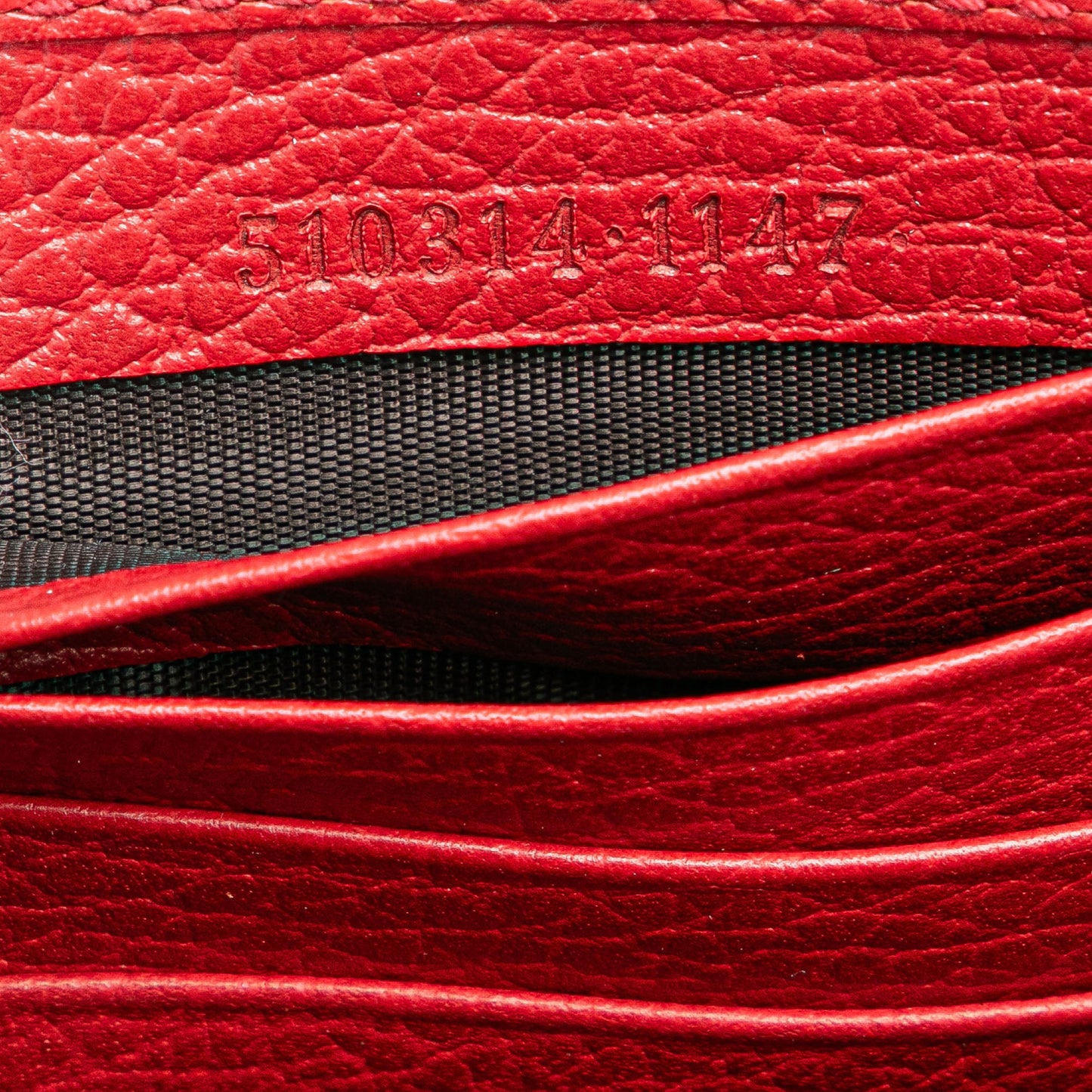 Gucci Leather Interlocking G Dollar Wallet on Chain