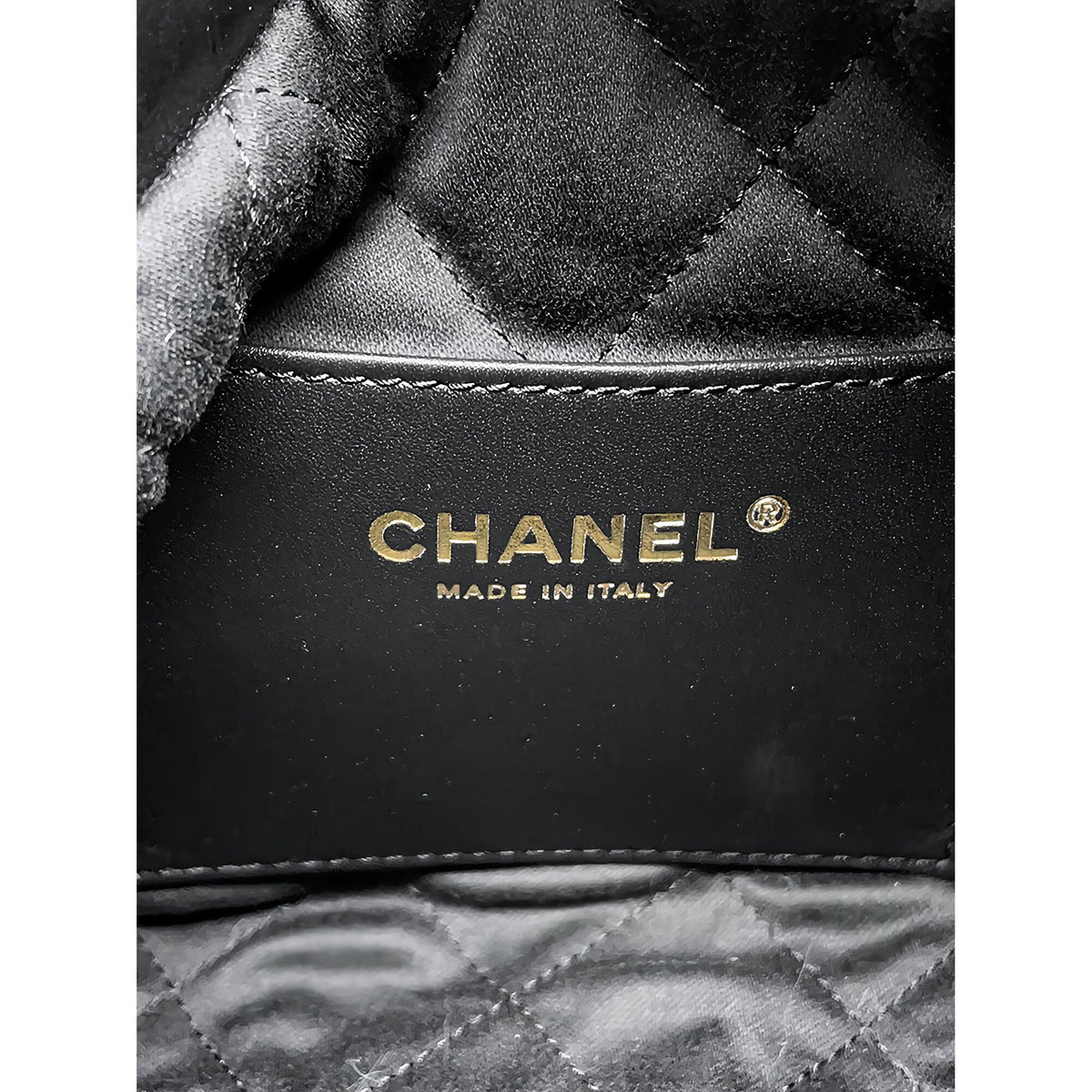 Chanel Mini Shiny Calfskin 22 Handbag — Black