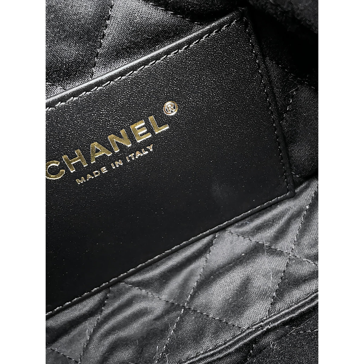 Chanel Mini Shiny Calfskin 22 Handbag — Black
