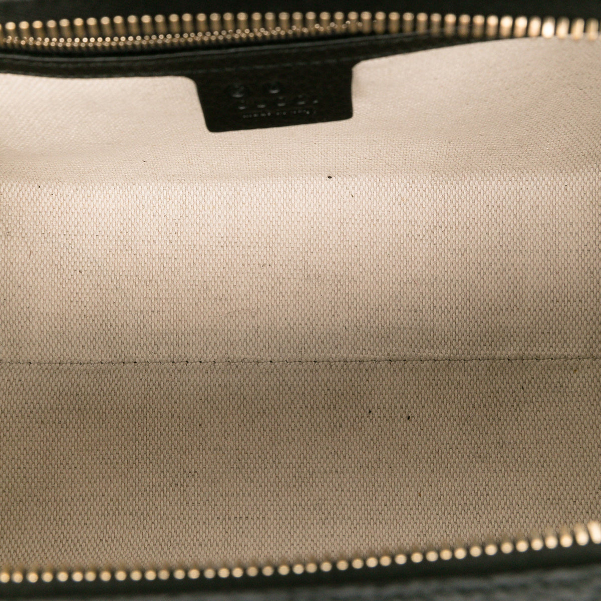 Gucci Medium Dollar Calf Soho Top Handle Convertible Tote — Black