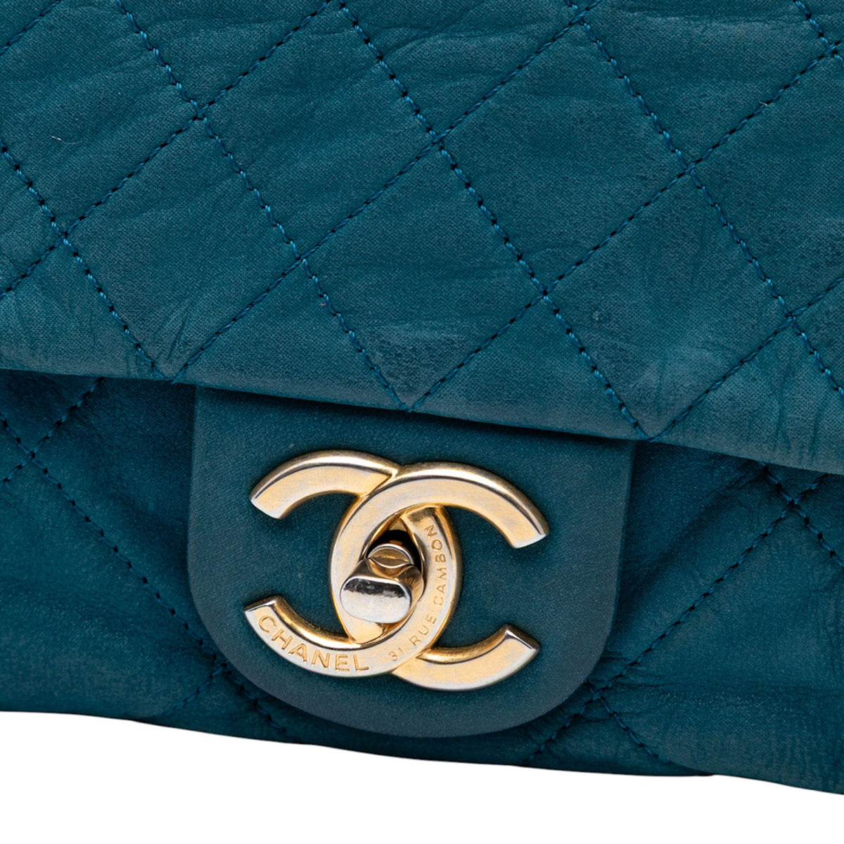 Chanel Large Quilted Iridescent Calfskin Chic Quilt Flap