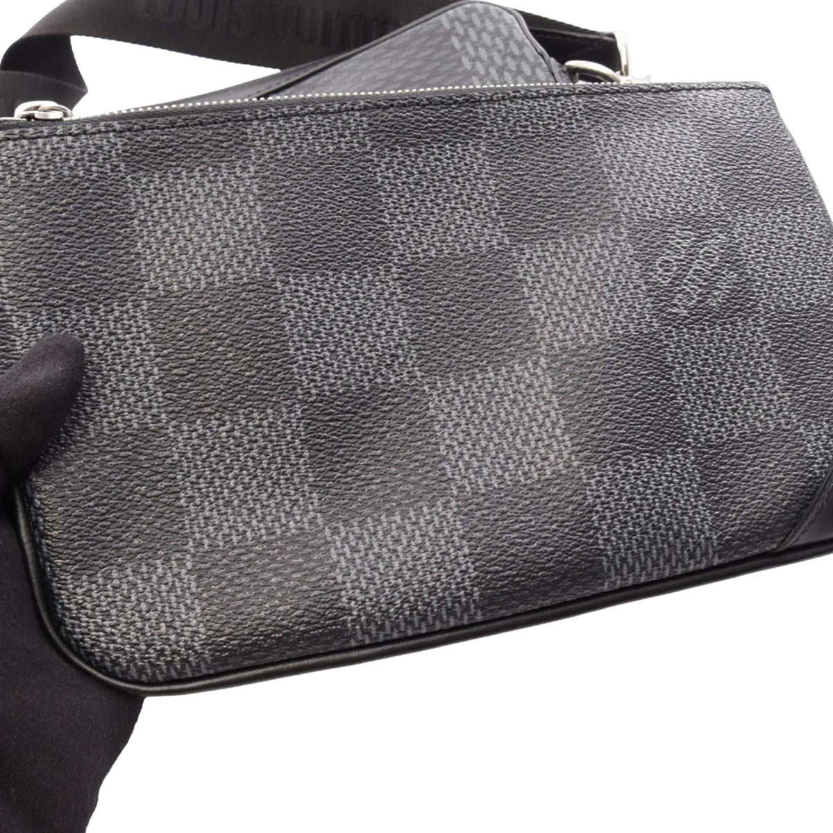 Louis Vuitton Damier Graphite Trio Messenger — Black