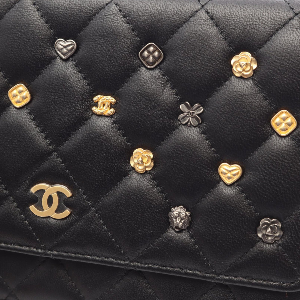 Chanel CC Quilted Lambskin Icon Wallet on Chain — Black