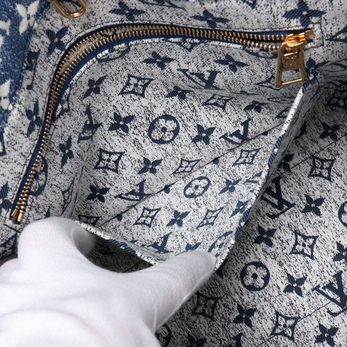 Louis Vuitton Monogram Denim Onthego MM — Blue