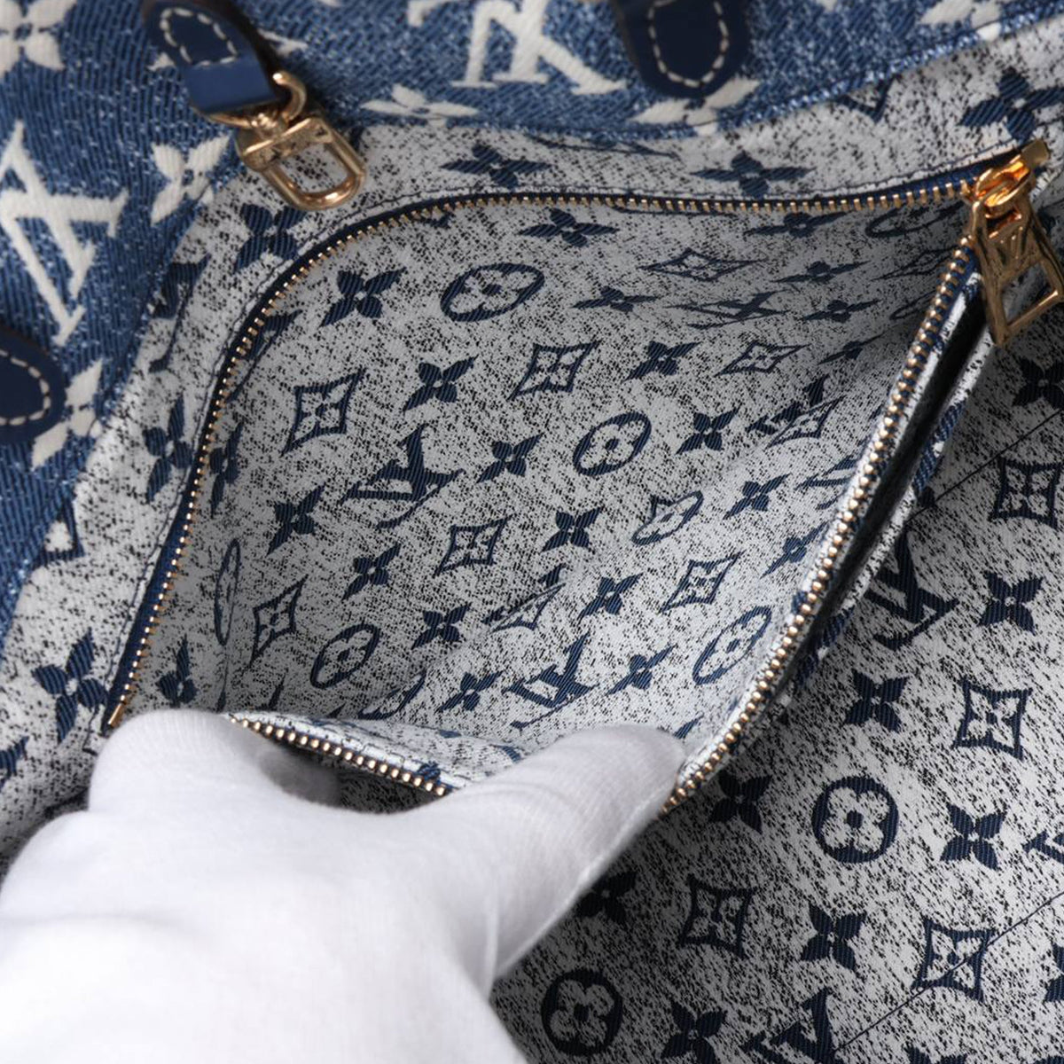 Louis Vuitton Monogram Denim Onthego MM — Blue