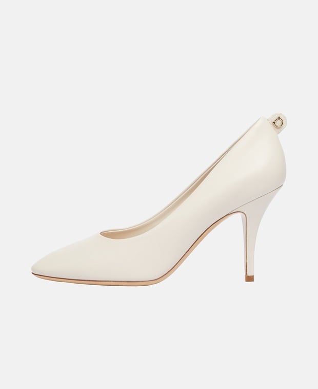 Salvatore Ferragamo Judy Pumps Beige