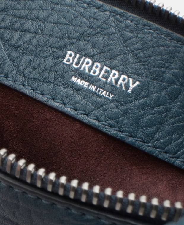 Burberry Leather shoulder bag Ice