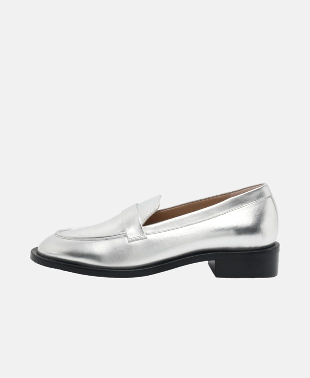 Stuart Weitzman Palmer Loafers Silver