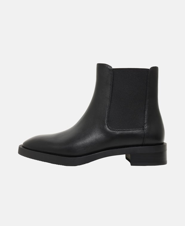 Stuart Weitzman Chelsea boots Sondra