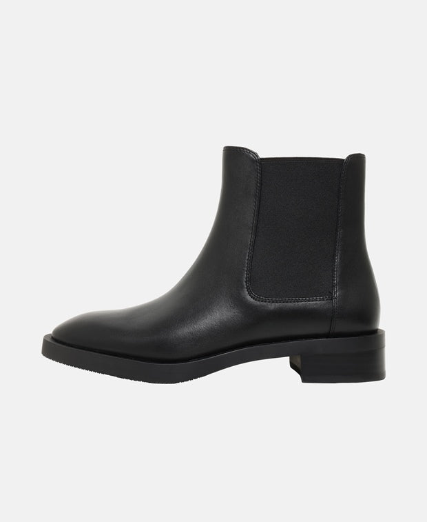 Stuart Weitzman Chelsea boots Sondra