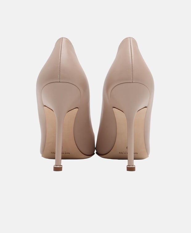 Manolo Blahnik Pumps Hangisi