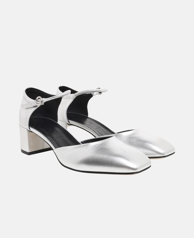 Aeyde Ankle strap pump Silver