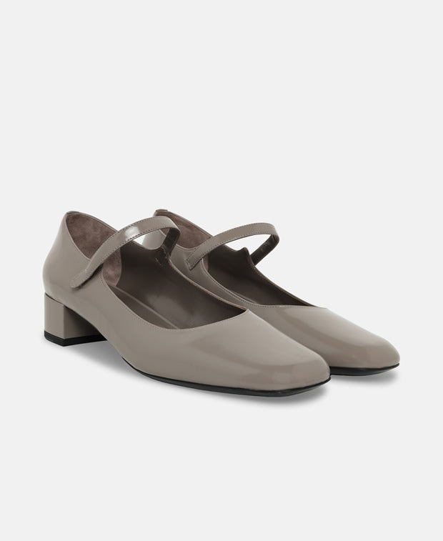 By Far Pumps Ginny Fawn