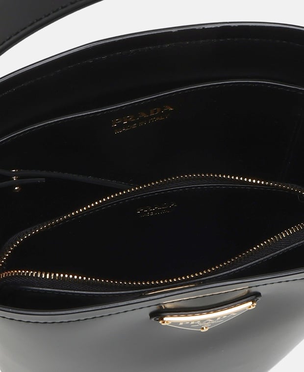 Prada Leather bucketbag Black