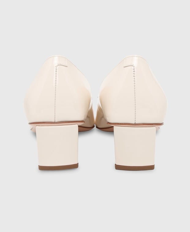 Roger Vivier Pumps Natural