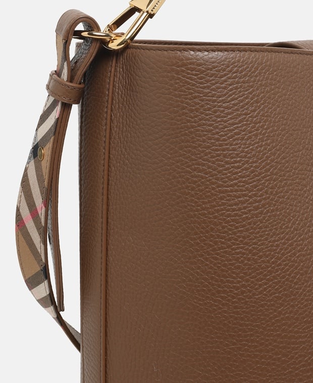 Burberry Leather bucketbag Dark Brown