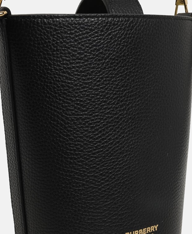 Burberry Leather bucketbag