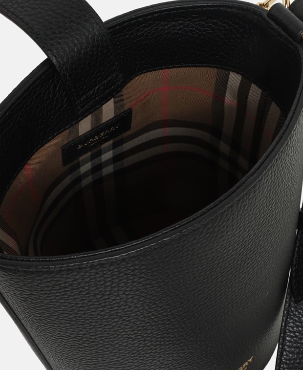 Burberry Leather bucketbag