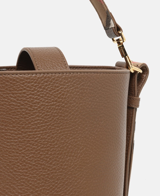 Burberry Leather bucketbag