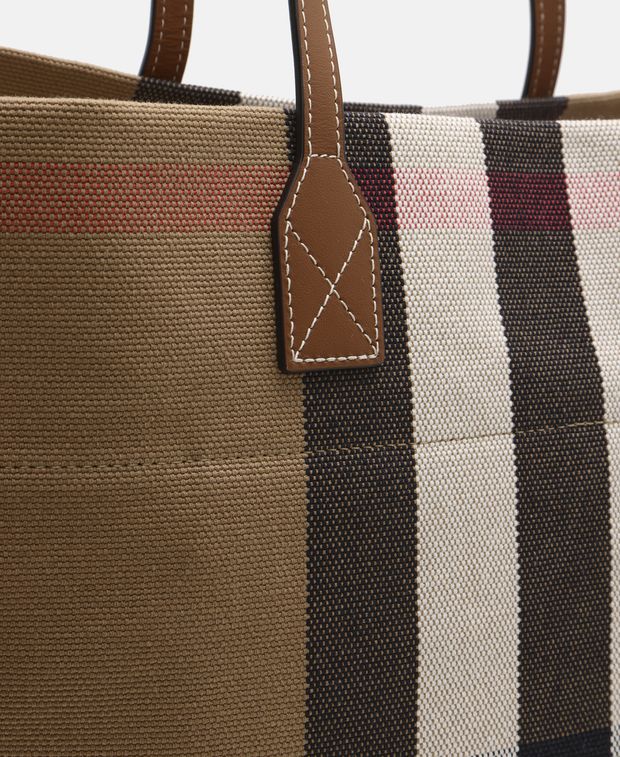 Burberry Shopper