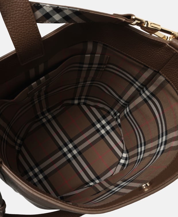 Burberry Leather bucketbag
