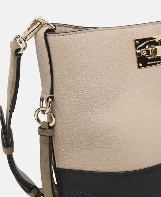 Salvatore Ferragamo Leather shoulder bag