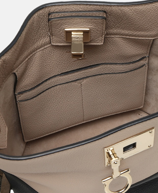 Salvatore Ferragamo Leather shoulder bag