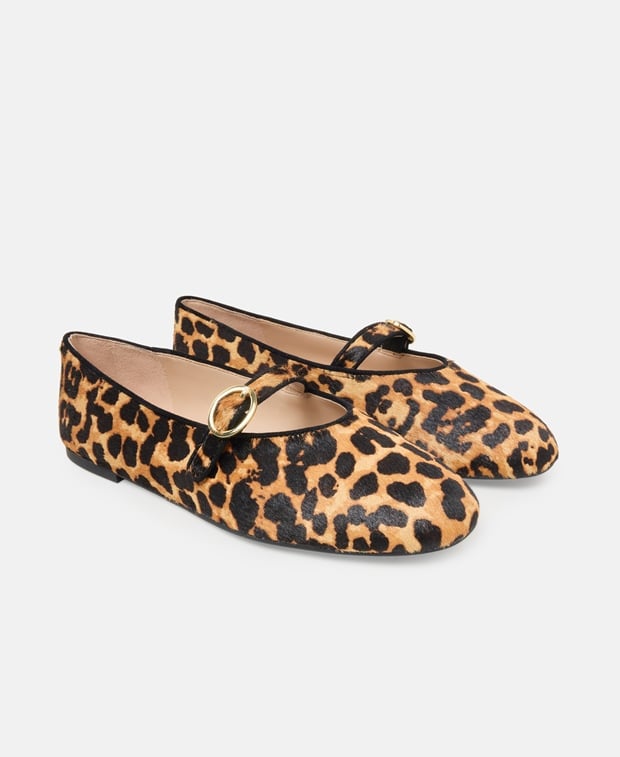 Stuart Weitzman Kyra Ballerina flat with straps Brown