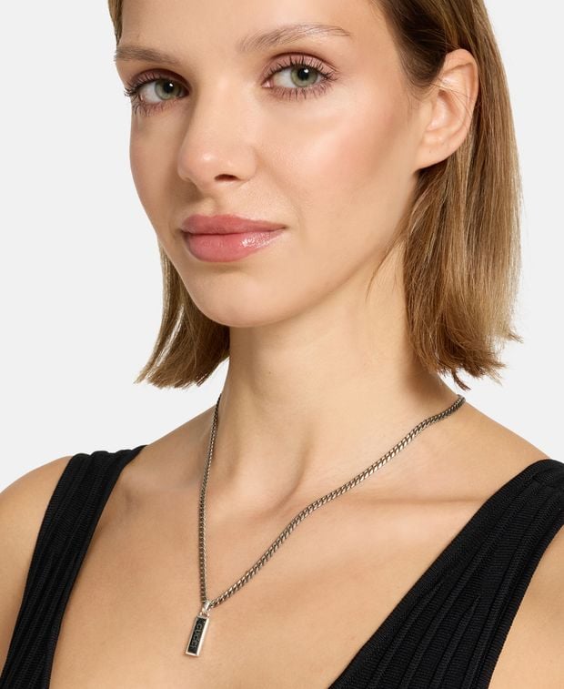 Gucci Necklace with pendant Tag