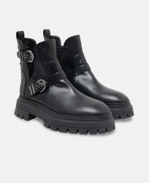 Stuart Weitzman Maverick Bedford Ankle boots