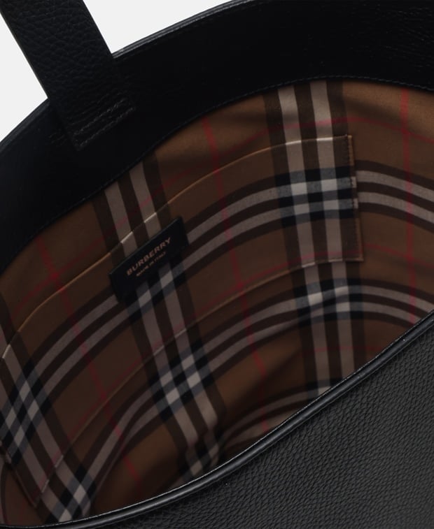 Burberry Leather bucketbag