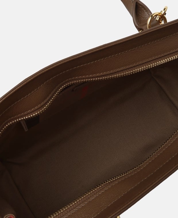Burberry Banwell Leather handbag Beige