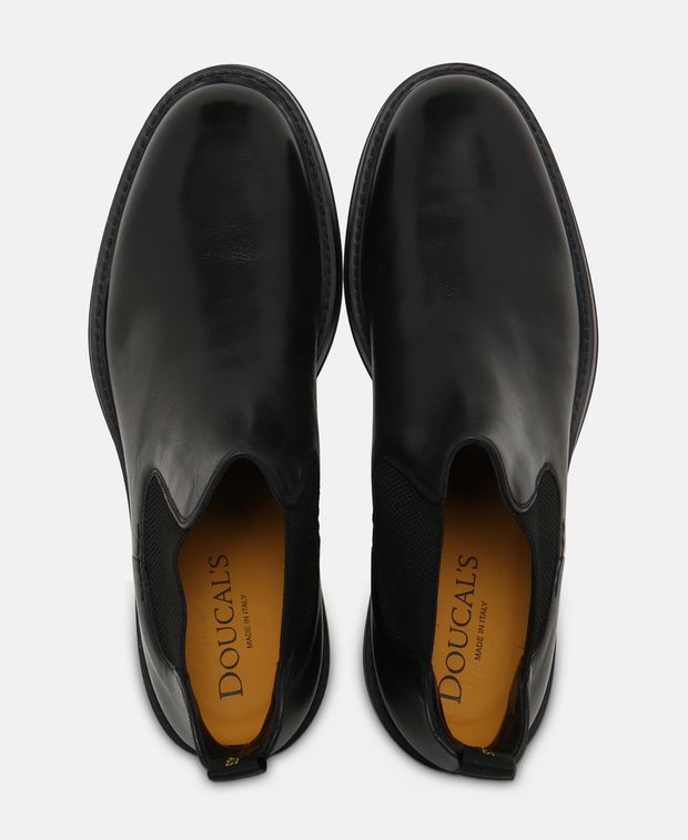 Doucal's Triumph Chelsea boots