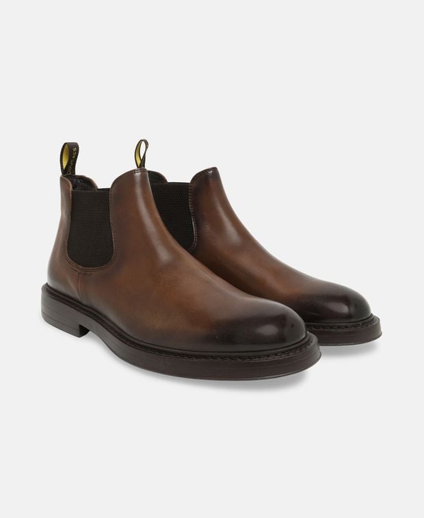 Doucal's Chelsea boots Triumph