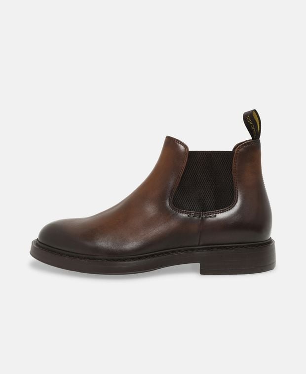 Doucal's Chelsea boots Triumph