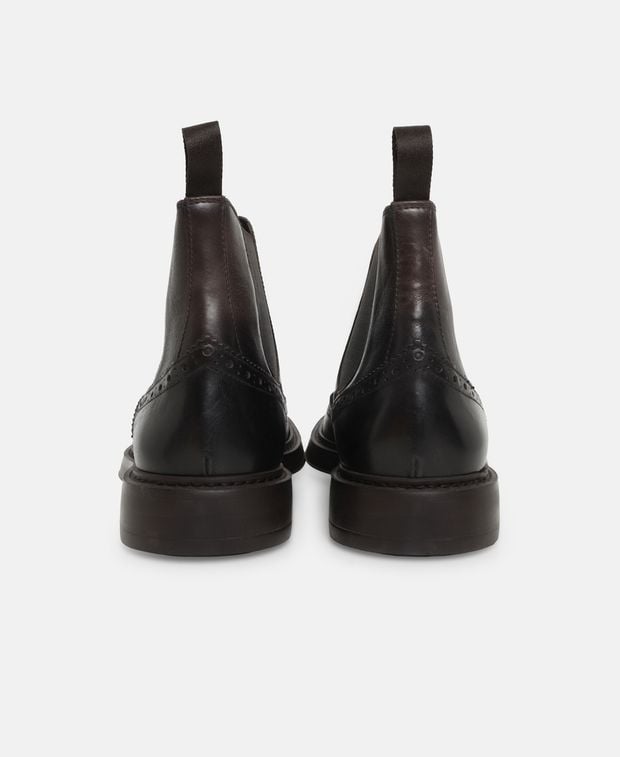 Doucal's Chelsea boots Triumph
