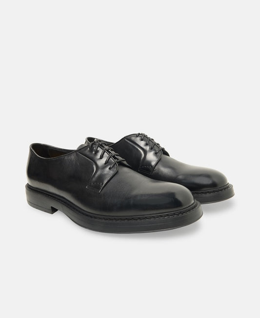 Doucal's Triumph Derbys Black