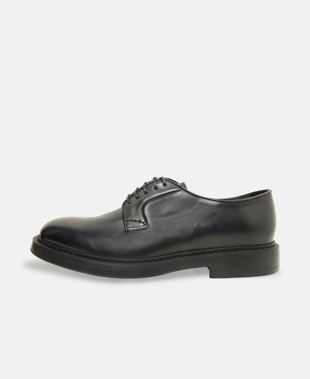 Doucal's Triumph Derbys Black