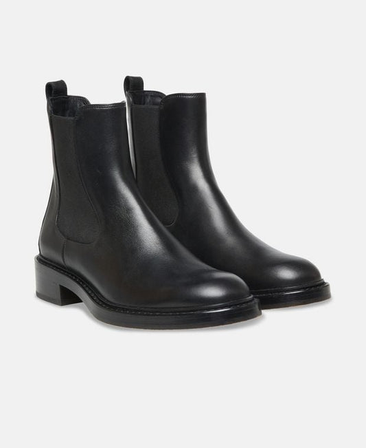 Chloé Chelsea boots