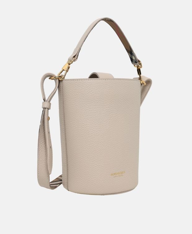 Burberry Leather bucketbag