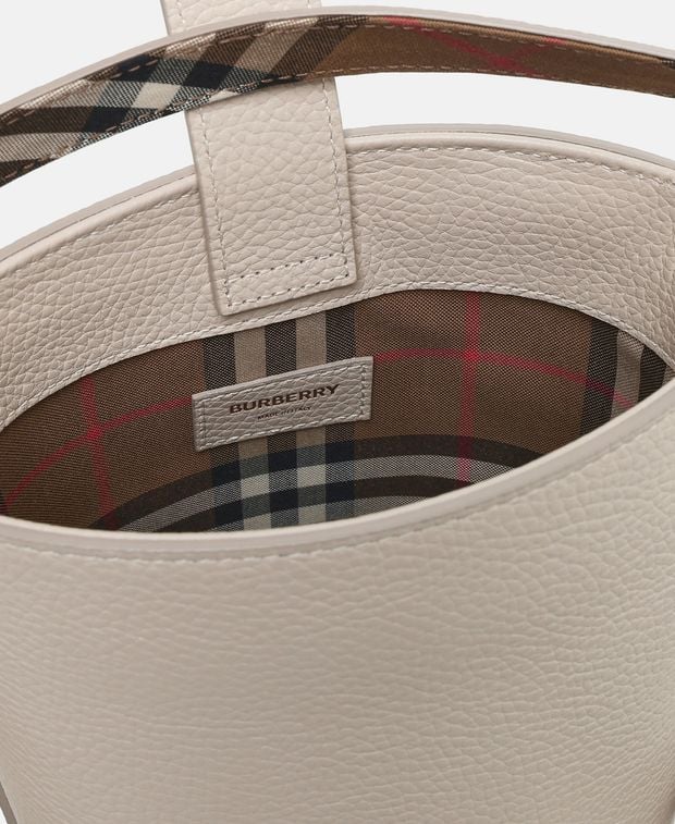 Burberry Leather bucketbag