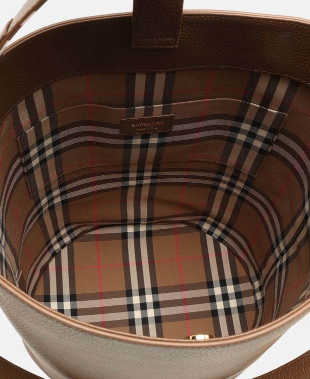 Burberry Leather bucketbag