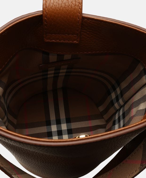 Burberry Leather bucketbag