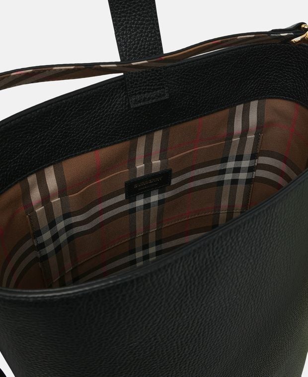 Burberry Leather bucketbag