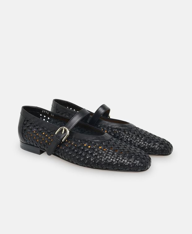 Doucal's Mary janes Luna